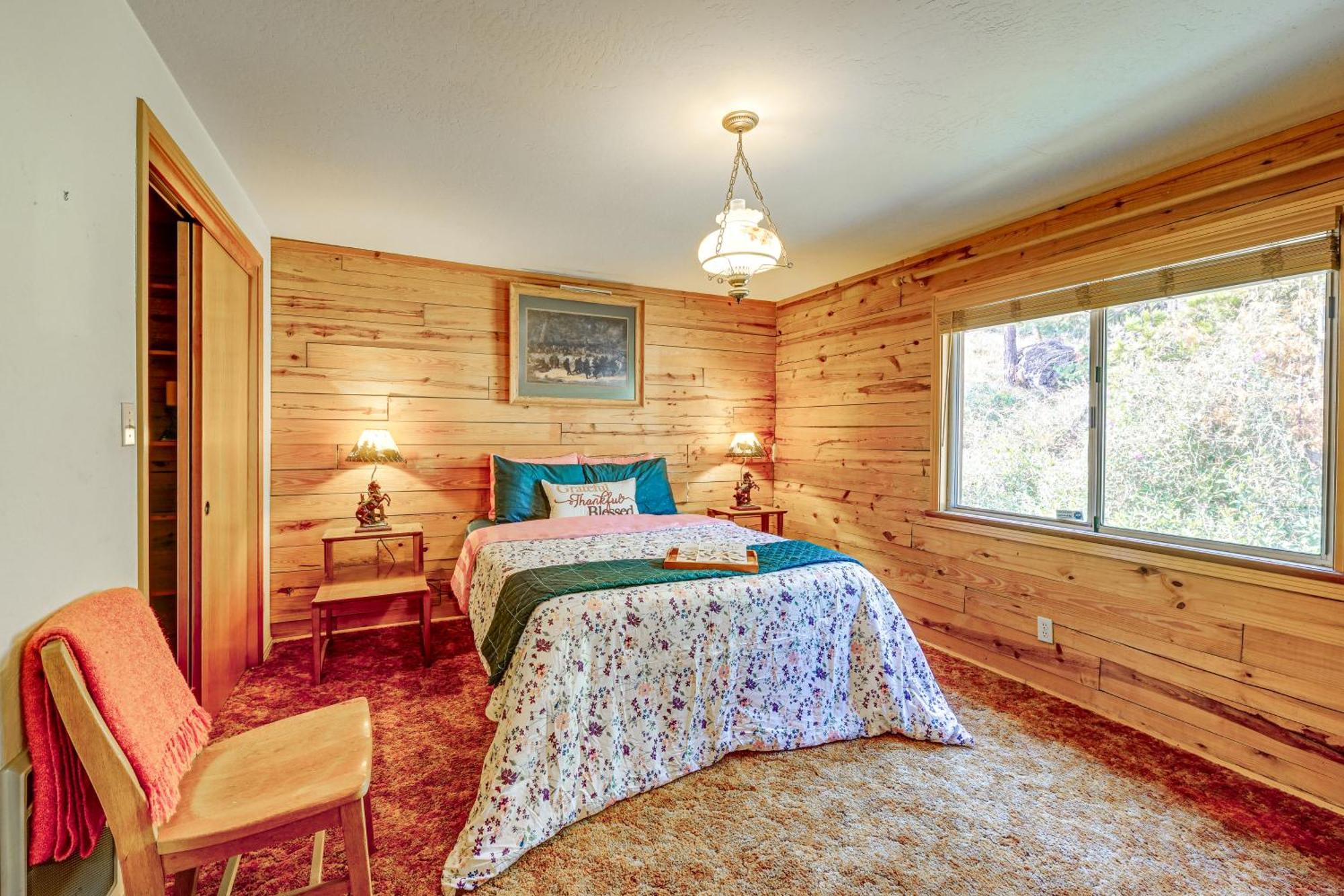 Cozy Family-friendly Retreat With Fireplace! Holiday home