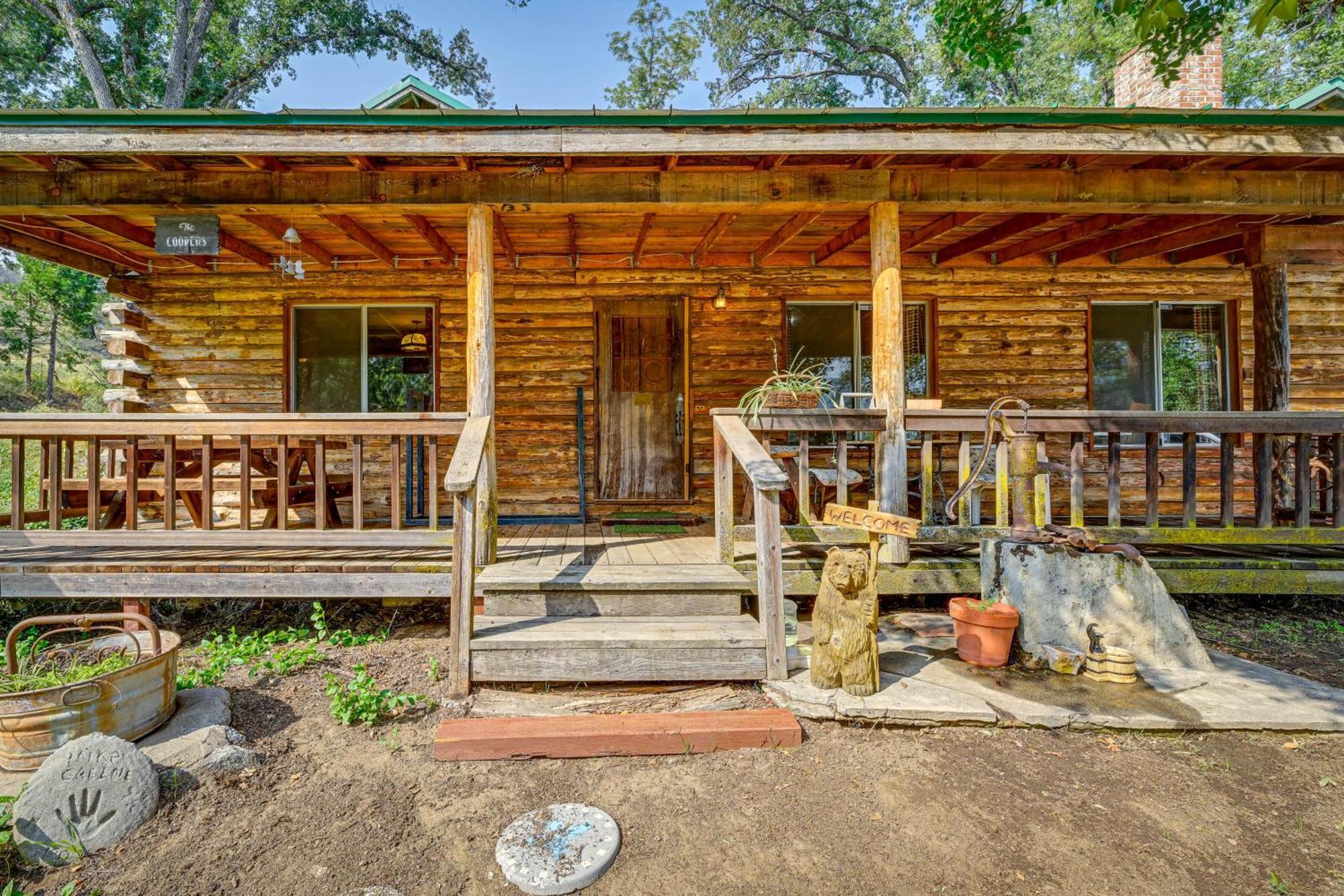 Holiday home Cozy Family-friendly Retreat With Fireplace!