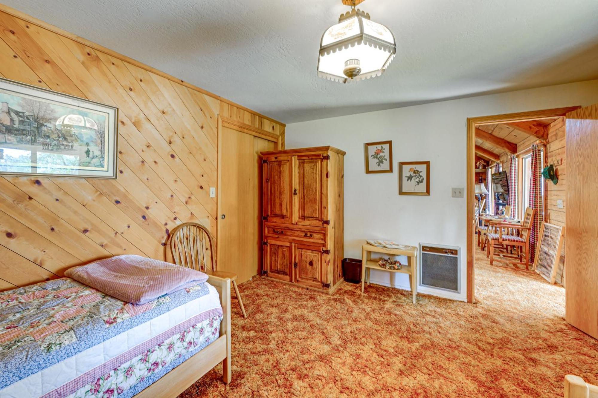 Cozy Family-friendly Retreat With Fireplace! * Badger