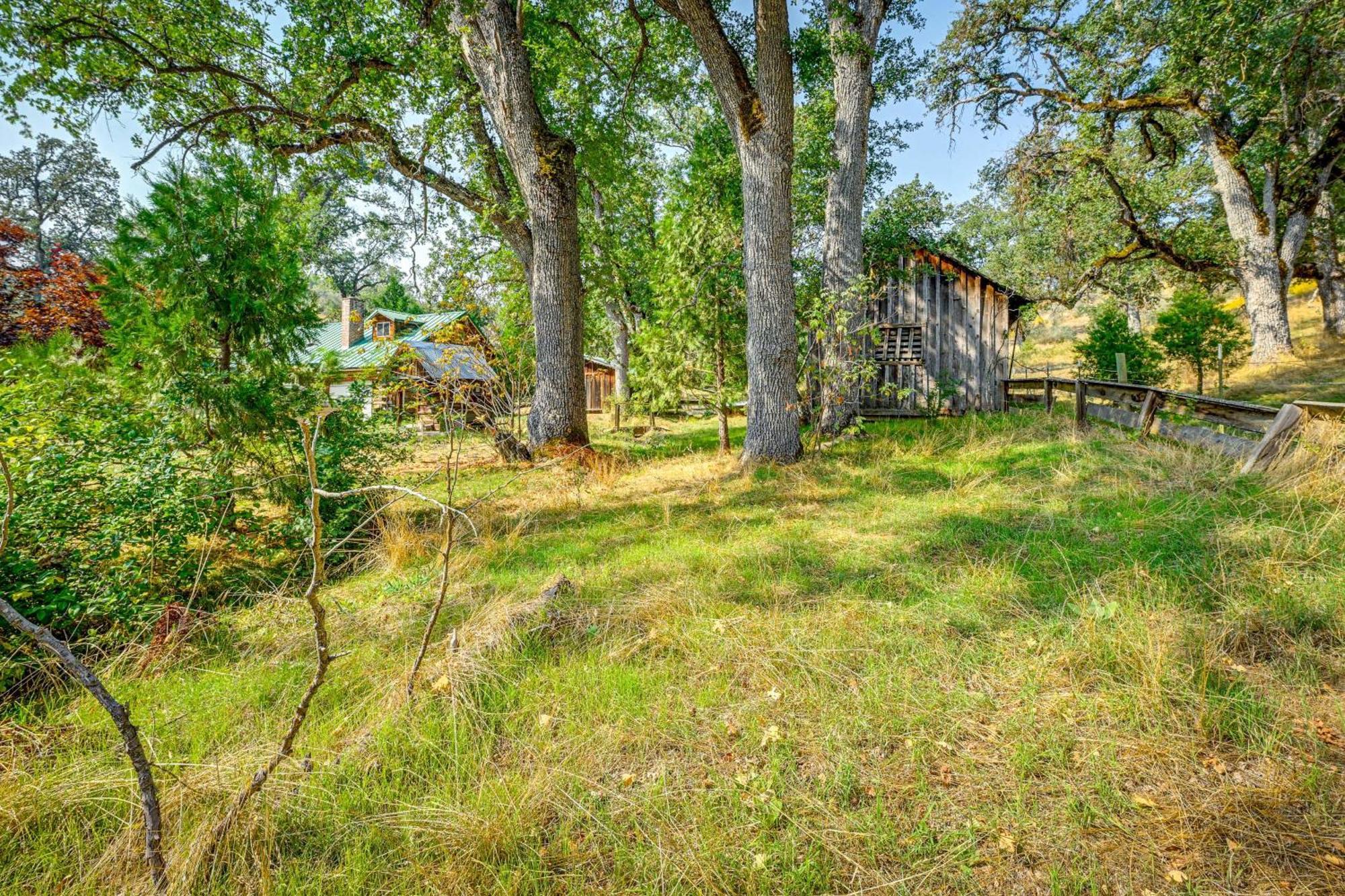 Holiday home Cozy Family-friendly Retreat With Fireplace!